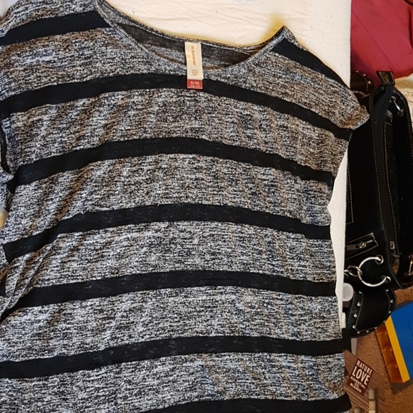 Juniors no boundraies crop top - Picture 1 of 1